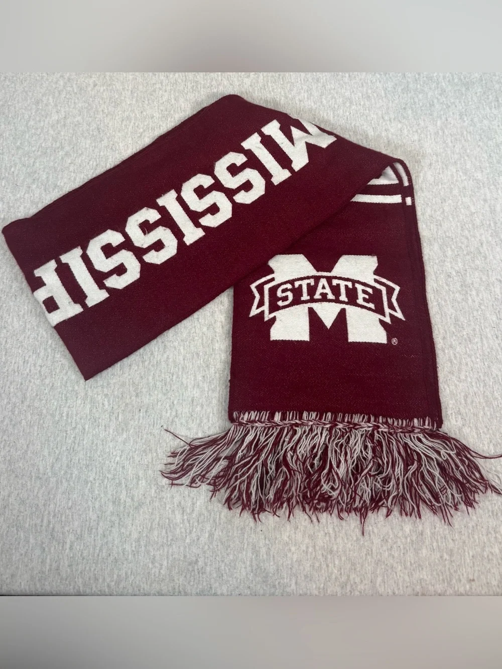 Tradition Scarves Mississippi State Bulldogs Woven Fringe Scarf -‎ Maroon